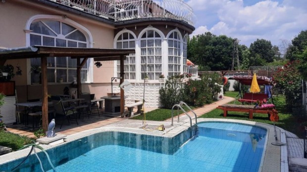 Nagyk�r�si elad� 300 nm-es h�z