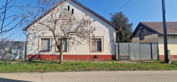 Nagyk�r�s�n csal�di h�z elad�!