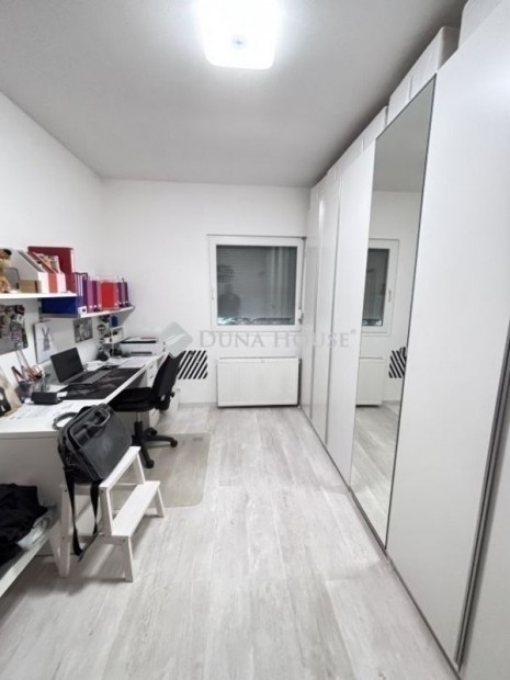 Nagykoz�ri 150 nm-es h�z elad�