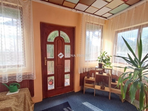 Nagymacson , j� �llapot� 2 szob�s csal�dih�z elad�