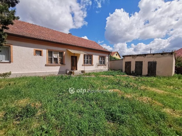 Nagym�nyoki elad� 142 nm-es h�z