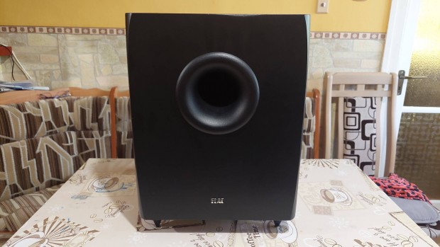 Nagyméretű Elac sub-50 Esp