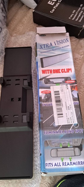 Nagym�ret� aut�s t�k�r