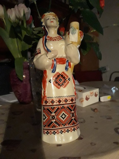 Nagymret ni porceln figura remek ron!