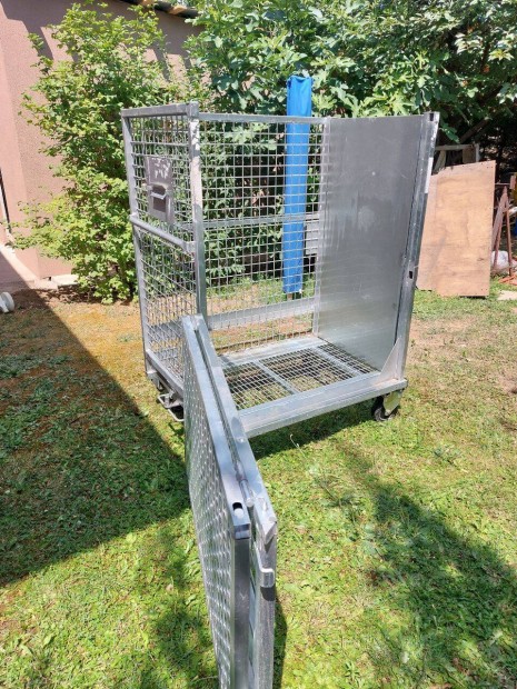 Nagymret rcsos horganyzott csomagszllt kocsi, postakocsi, trol