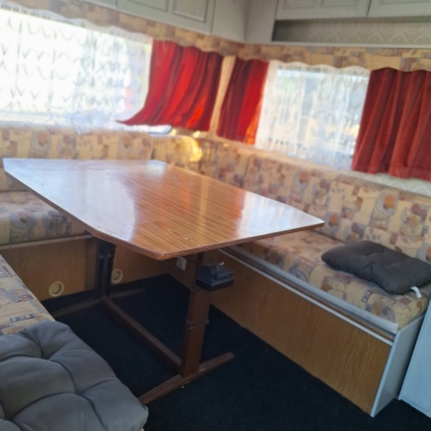 Nagym�ret� tagas 7m lak�kocsi telep�t�sre elad�!