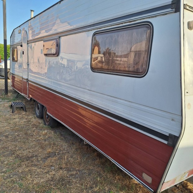 Nagym�ret� tagas 7m lak�kocsi telep�t�sre elad�!