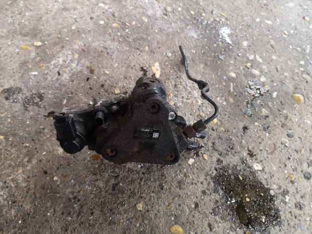 Nagynyom�s� pumpa A6460700401 elad�