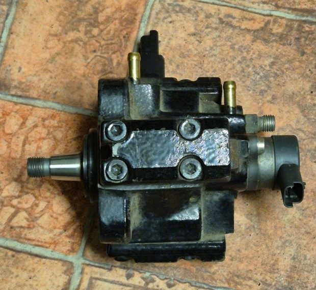 Nagynyom�s� szivatty� Citroen/Peugeot/Fiat 0445010021