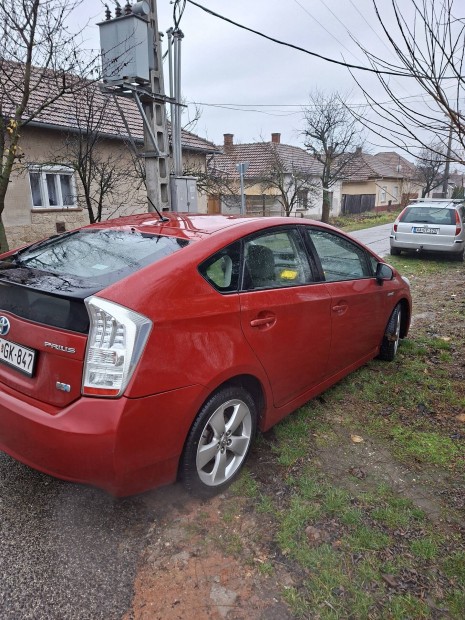 Nagyon gazdas�gos �s megbizhat� j�rm�.