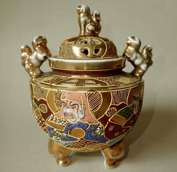 Nagyon rgi antik japn jelzett Satsuma zomncozott porceln fstl