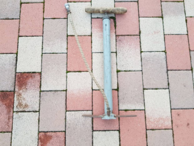 Nagyon r�gi pumpa elad�