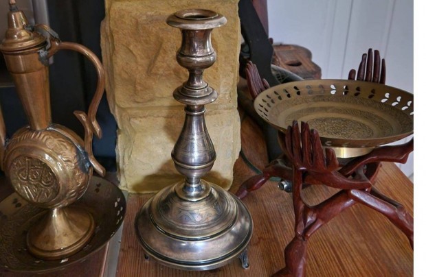 Nagyon szp, antik 3 lbon ll, 25 cm magas gyertyatart