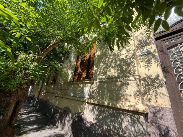 Nagypolg�ri csal�di h�z Cegl�d sz�v�ben elad�