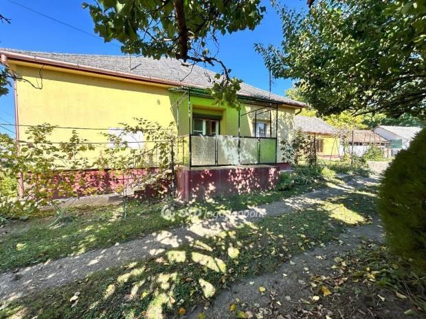 Nagyszokolyi 107 nm-es h�z elad�