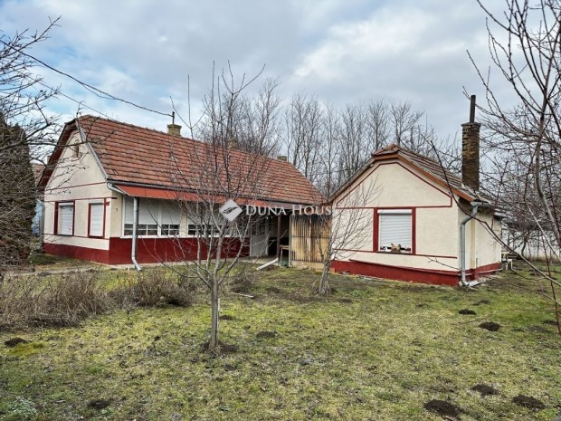 Nagyszokolyi elad� 60 nm-es h�z