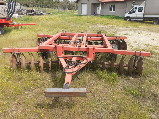 Nagytárcsa rögtörővel