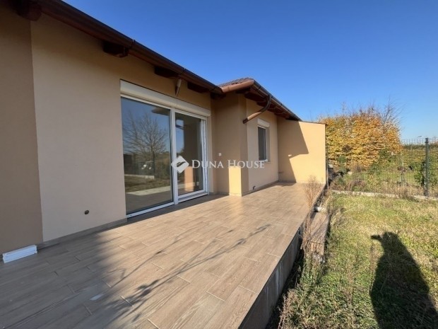 Nagytarcsai elad� 90 nm-es h�z