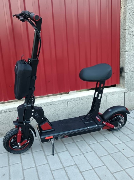Nagyteljestmny Elektromos Roller 