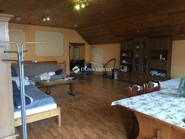 Nagyvenyimi 382 nm-es h�z elad�