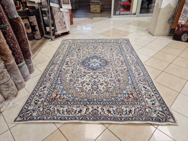 Nain 200x290 cm kézi csomózású gyapjú perzsa szőnyeg. MZ433