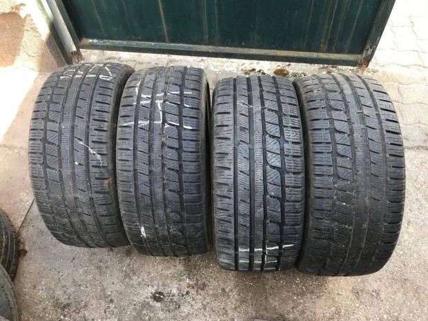 Nankang 235/35 ZR19 téli gumi szett újszerű