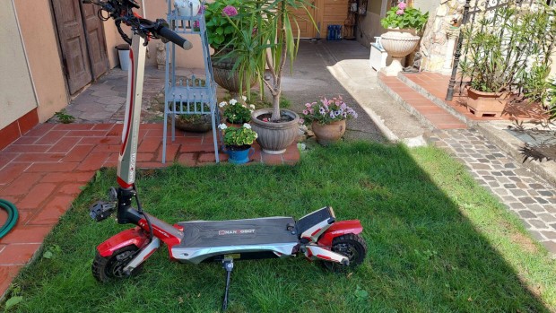 Nanrobot N6 2000 w Elektromos roller