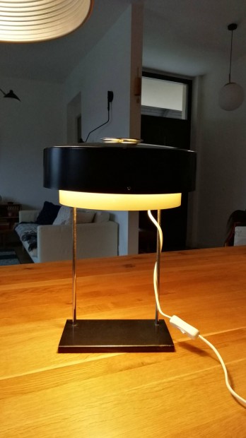 Napako asztali lmpa