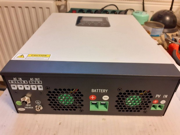Napelem töltésvezérlő, tiszta szinuszos hybrid inverter használtan