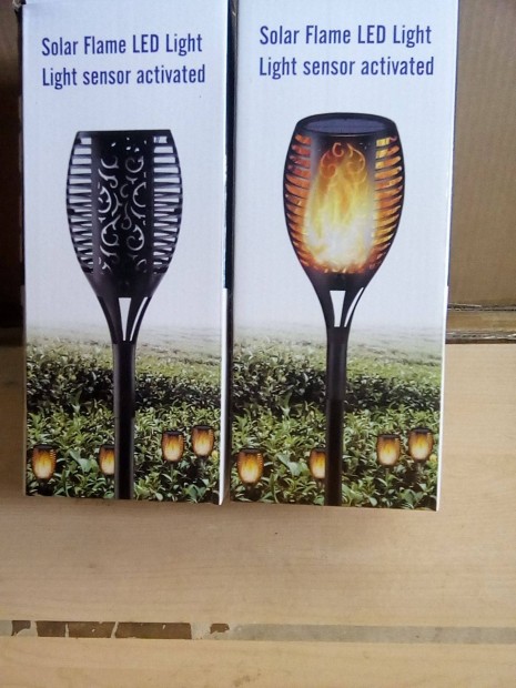 Napelemes, lángokat imitáló LED fáklya, talajba szúrható szolár lámpa