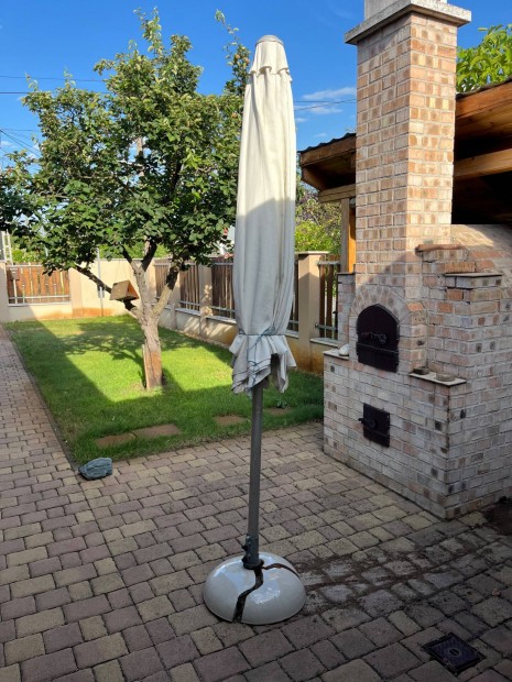 Napernyő 240cm magas, átmérő 300cm