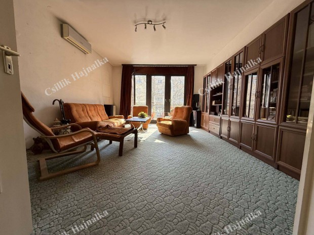 Napf�nyes, loggi�s lak�s elad� Szolnok belv�ros�ban- csal�doknak