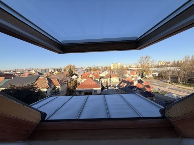 Napf�nyes tet�t�ri lak�s 2 m�lygar�zshellyel ritka lehet�s�g