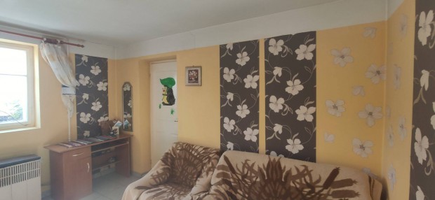 Napkor elad� h�z!