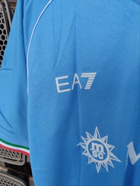 Napoli mezek Maradona feliratos is .