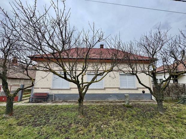 Nappali+3 Szob�s Csal�di H�z Elad�