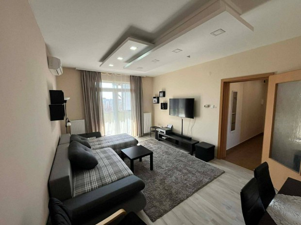 Nappali + 1 szob�s, erk�lyes, Kiv�l� �llapot� lak�s elad�!