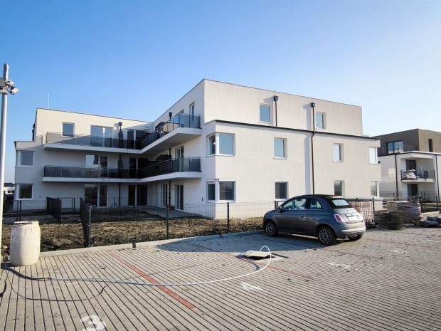 Nappali + 1 szobás lakás a SZITÁSDOMBON, 78,25 m2 SAJÁT KERT