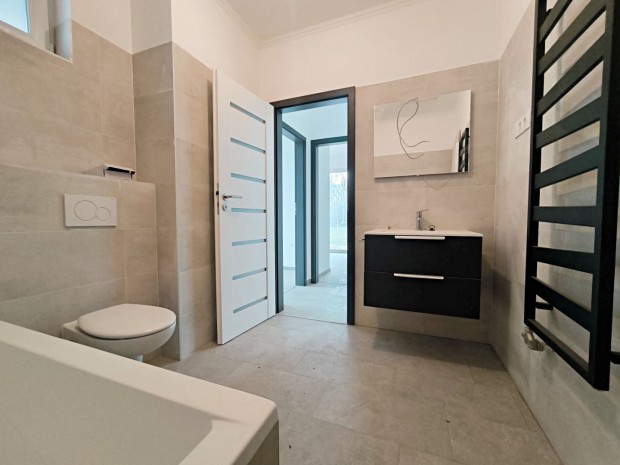 Nappali + 3 h�l�s ikerh�z csendes k�rny�ken elad�