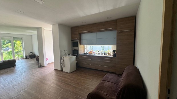 Nappali + 3 szobás, 93 nm-es új építésű családi ház kiadó!