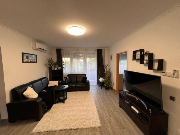 Nappali + 3 szob�s, erk�lyes, 2. emeleti lak�s elad�!