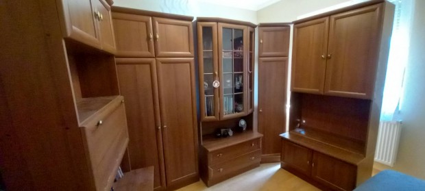 Nappali szekrnysor elad apr hibkkal
