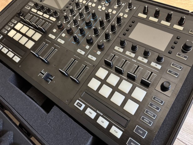 Native Instruments Traktor S8