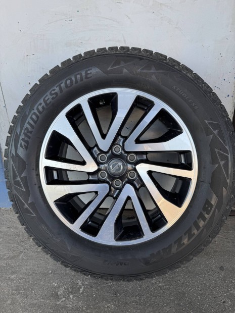 Navara felni Bridgestone tli gumival