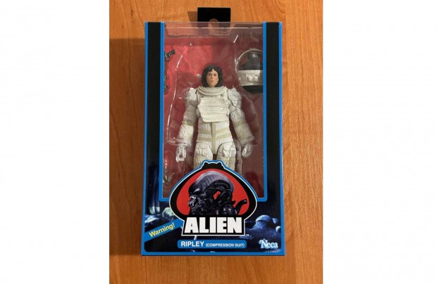 Neca 40.vforduls Retro Alien Ellen Ripley Figura !