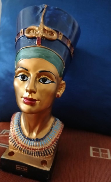 Nefertiti szobor