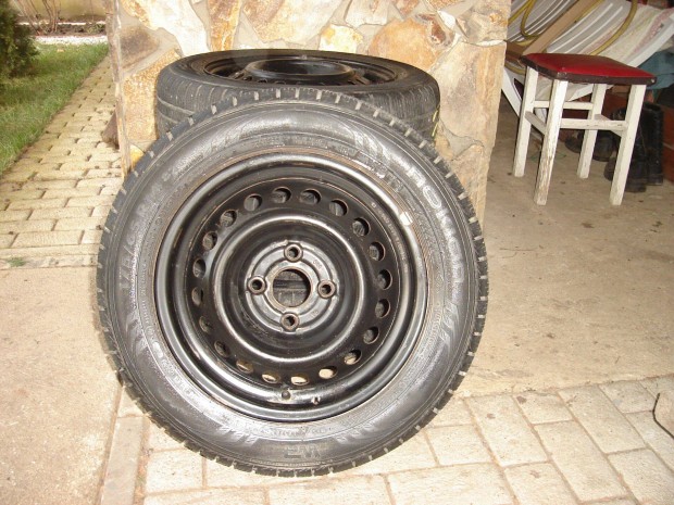 Ngy vszakos gumi Honda felnivel 175/65 R14-es elad