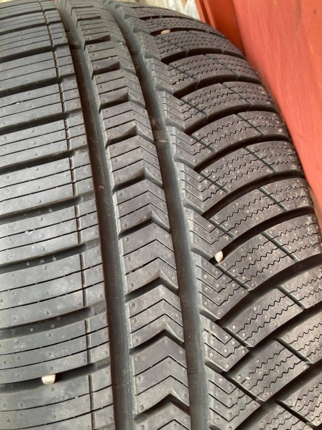 Ngyvszakos gumi elad 195/50r15 ngy vszakos gumi