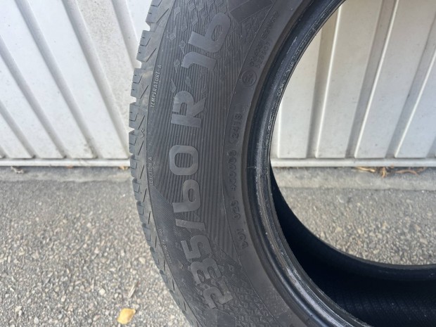 Ngyvszakos gumiabroncs