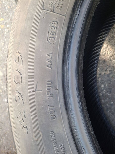 N�gy�vszakos gumiabroncs